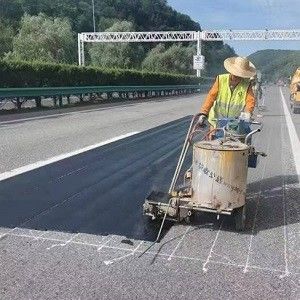 Material de parche de asfalto termoplástico para la reparación de grietas
