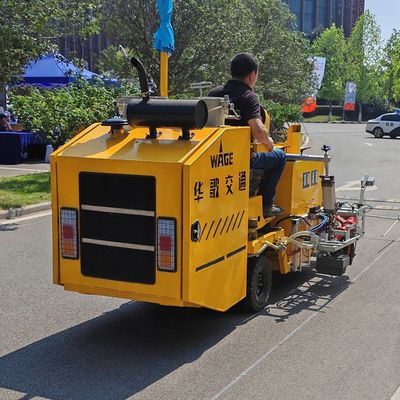 Capacidad del depósito de pintura de 400 kg Pasajeros conduciendo Camión de marcado de carreteras termoplástico para la construcción de carreteras